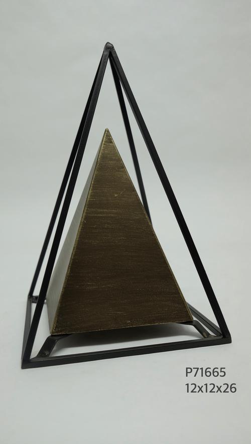 Gld Iron Pyramid Tbl Decor 12*26cm